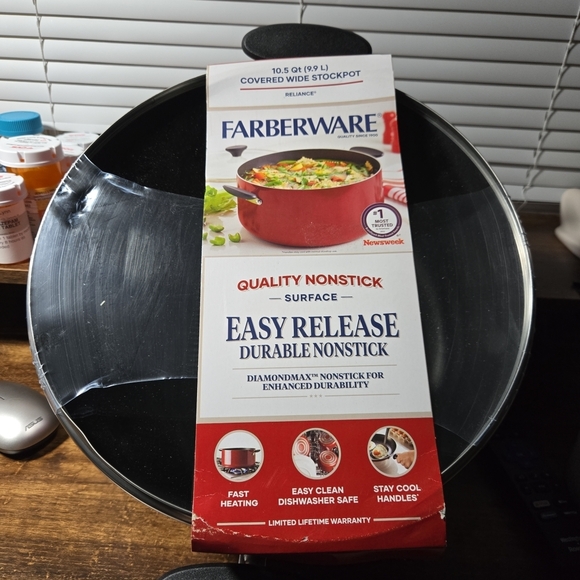 Farberware Red Nonstick Covered Stockpot 10.5 Qt New In Box - Picture 2 of 5